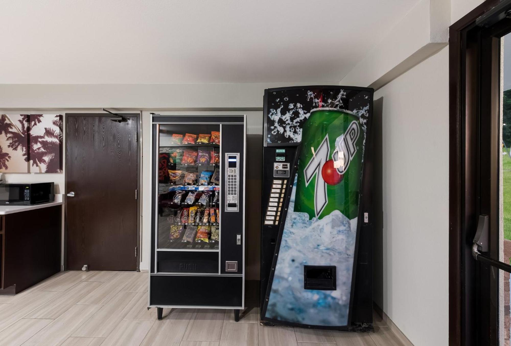 Red Roof Inn Мэнсфилд Экстерьер фото